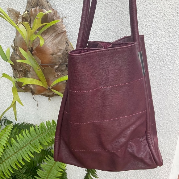 NEIMAN MARCUS Burgundy Pebbled Soft Leather Slouchy Tote - Picture 4 of 9